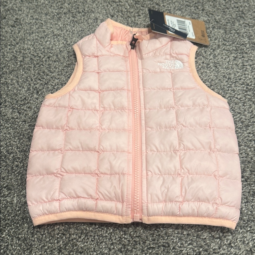 The North Face Light Pink Quilted Vest for Kids - Picture 2 of 5